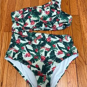 Victoria’s Secret Tropical Print Women One Piece Swimsuit